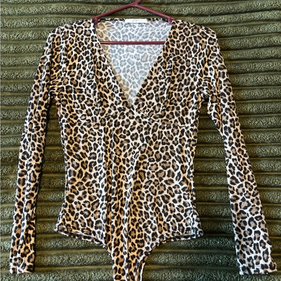Leopard Print V-Neck Bodysuit - Picture 1 of 1